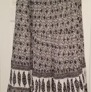 Chaps black and white print skirt